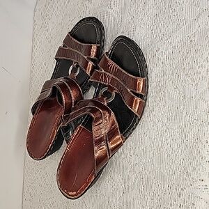 Josef Seibel bronzer brown glossy slip on raised sandals sz 10 (40)